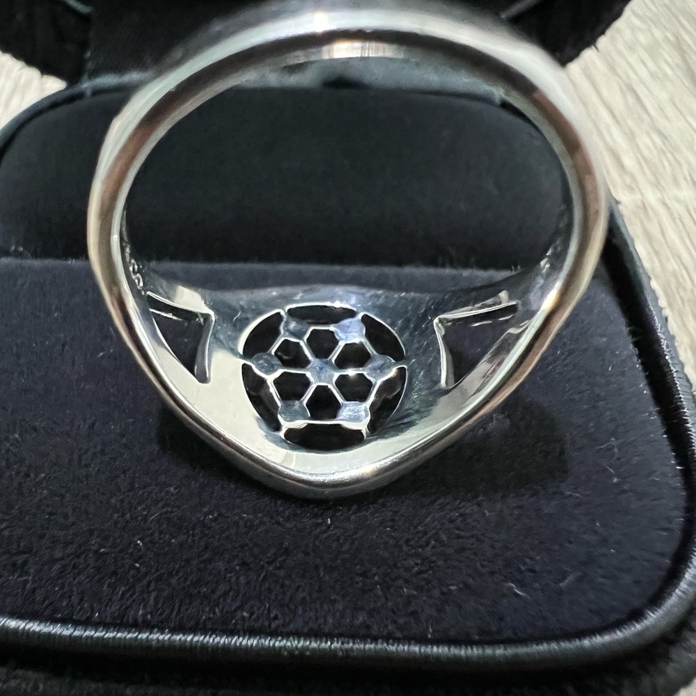 Tiffany & Co. voile platinum and diamond‎ ring - Picture 10 of 15